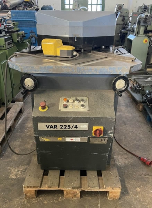 Hydraulische Ausklinkmaschine Comaca VAR 225/4