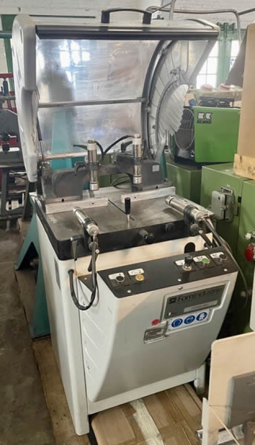 Fom Industrie Panda 400 Gehrungskappsäge mit einem Bearbeitungskopf ALU/PVC